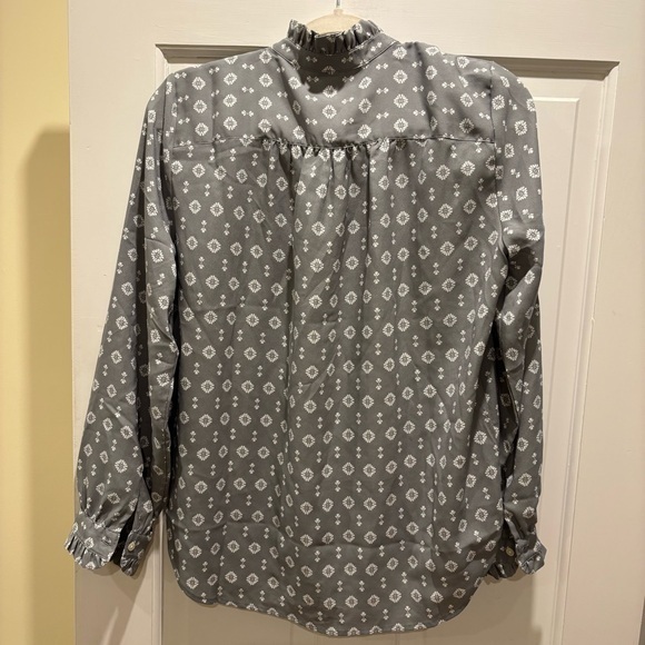 LOT of 2-Ann Taylor Floral‎ Ruffle Blouses Grey/ Blue Size M - Picture 3 of 10